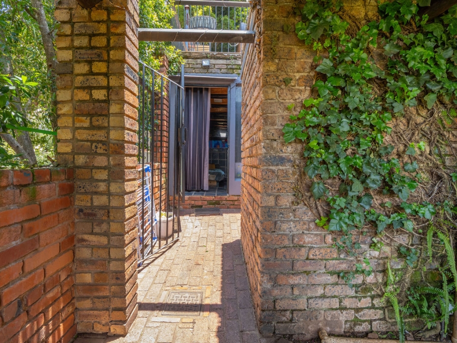 4 Bedroom Property for Sale in Waverley Gauteng