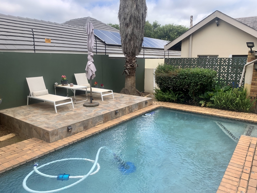 4 Bedroom Property for Sale in Farrarmere Gauteng