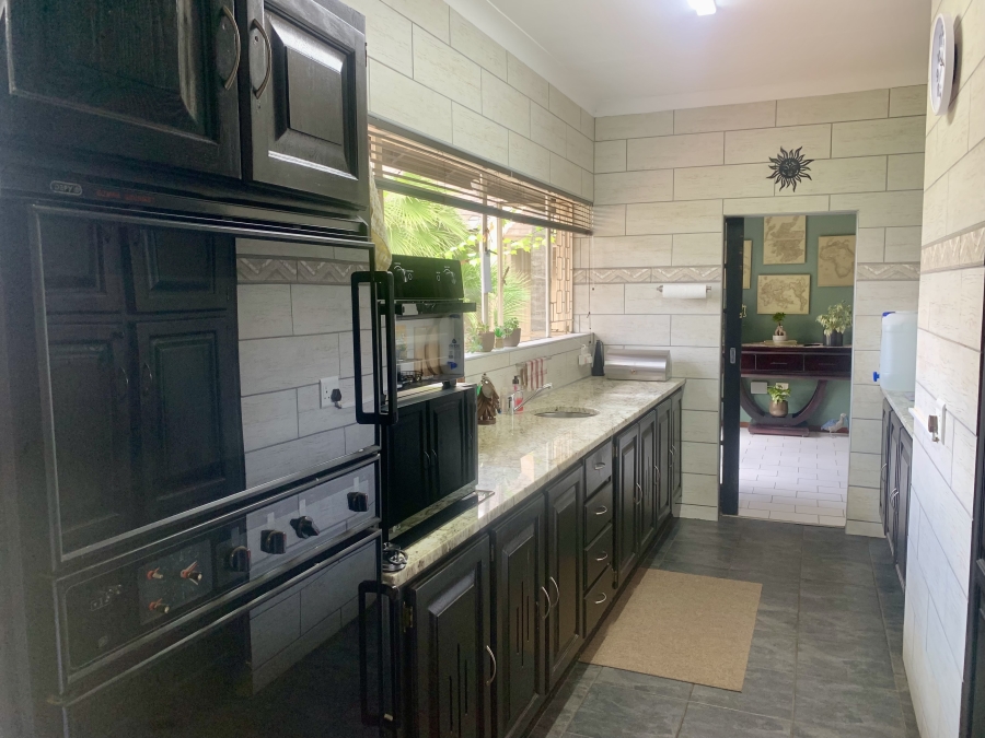 4 Bedroom Property for Sale in Farrarmere Gauteng