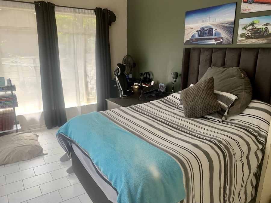 4 Bedroom Property for Sale in Farrarmere Gauteng