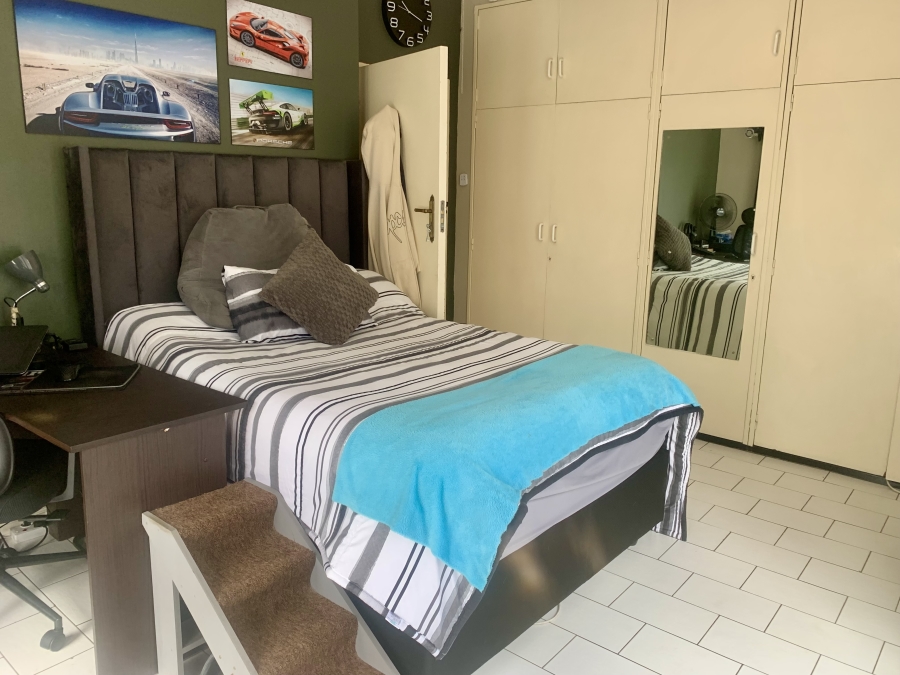 4 Bedroom Property for Sale in Farrarmere Gauteng