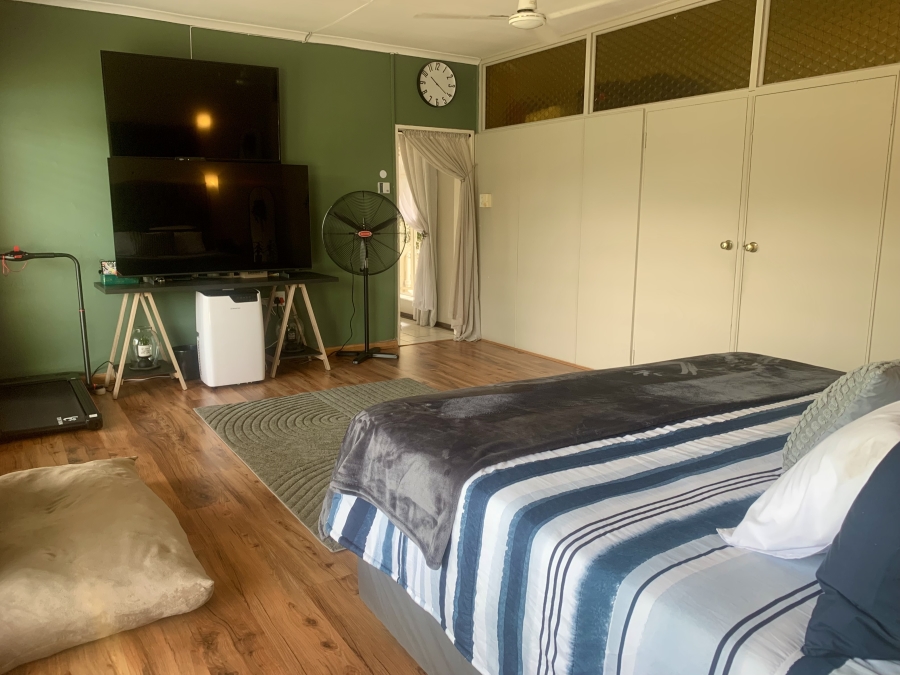 4 Bedroom Property for Sale in Farrarmere Gauteng