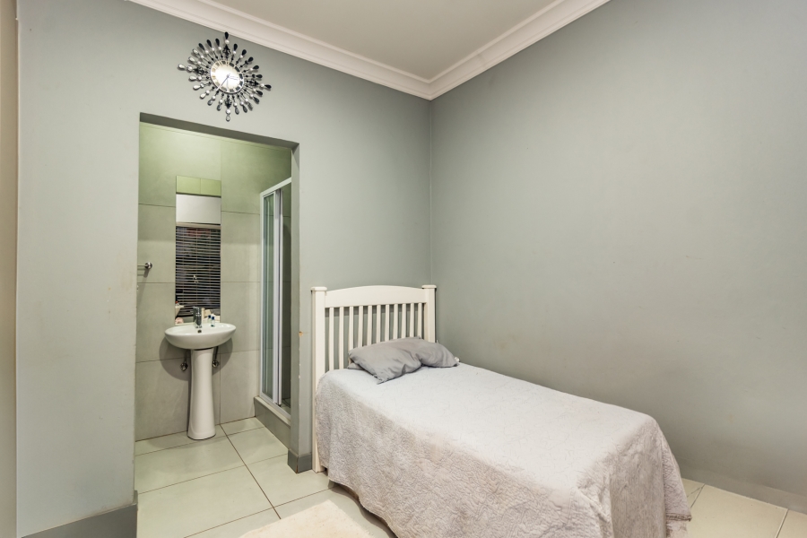 4 Bedroom Property for Sale in Willowbrook Gauteng