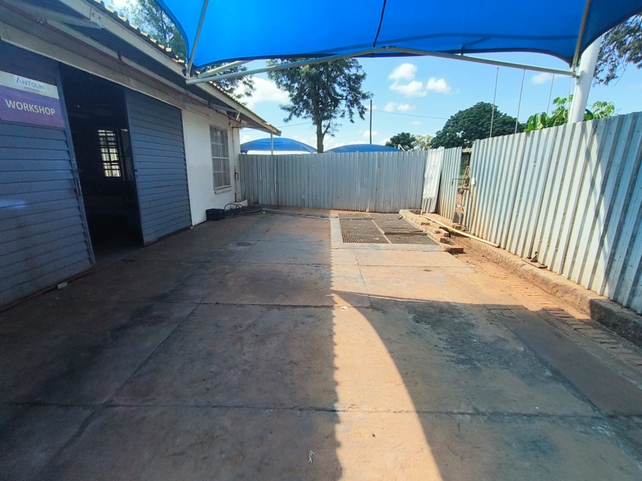 To Let Commercial Property for Rent in Rosslyn Gauteng