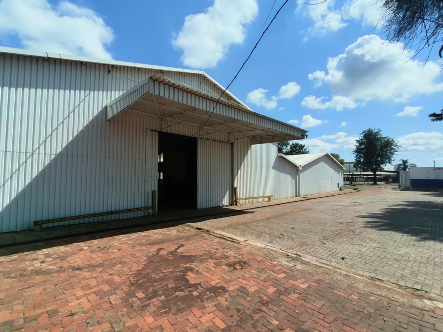 To Let Commercial Property for Rent in Rosslyn Gauteng