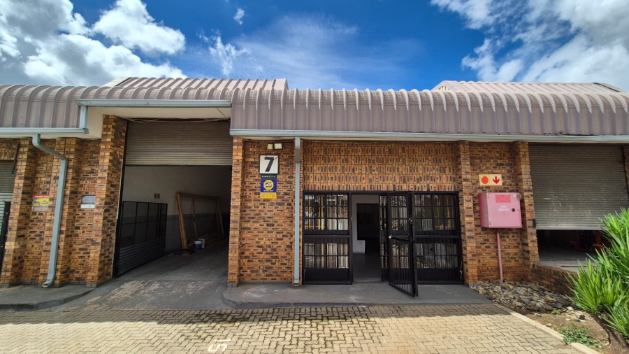 To Let Commercial Property for Rent in Silvertondale Gauteng