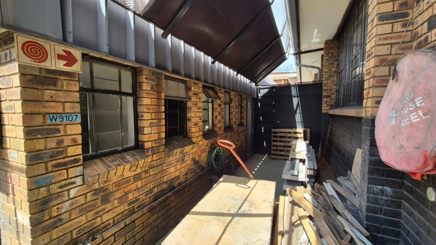To Let Commercial Property for Rent in Silvertondale Gauteng