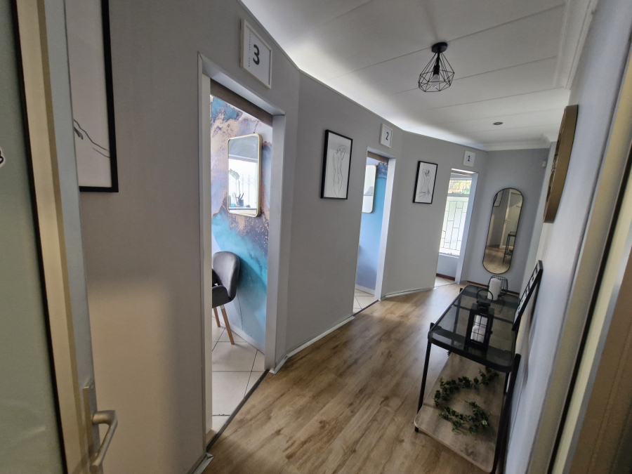 To Let Commercial Property for Rent in Wierda Park Gauteng