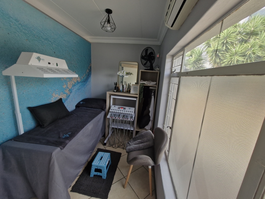 To Let Commercial Property for Rent in Wierda Park Gauteng