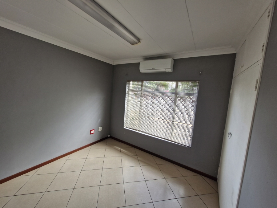 To Let Commercial Property for Rent in Wierda Park Gauteng