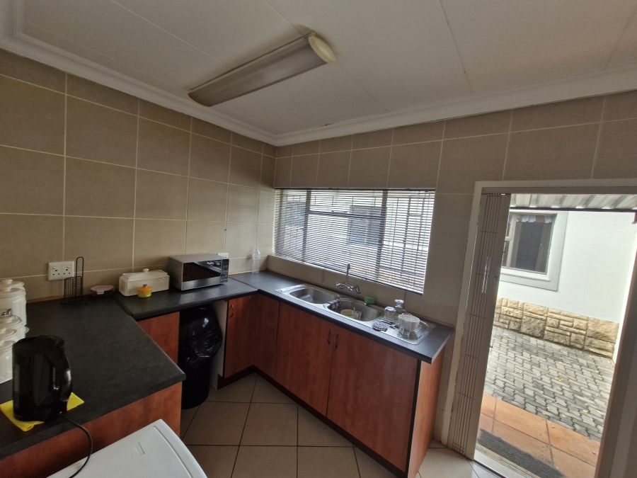 To Let Commercial Property for Rent in Wierda Park Gauteng