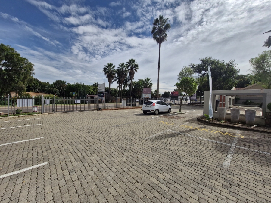 To Let Commercial Property for Rent in Wierda Park Gauteng