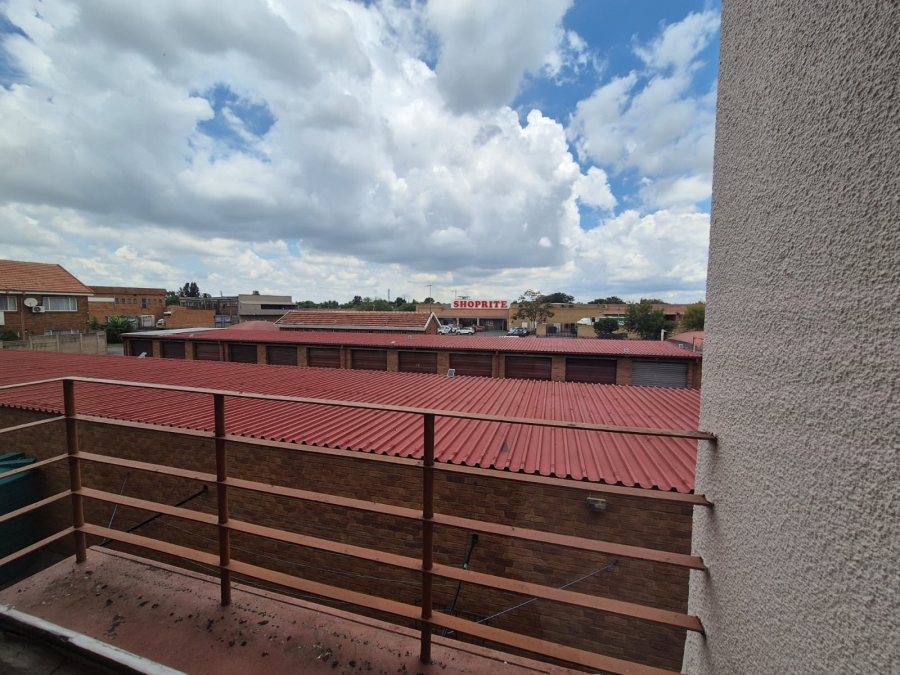2 Bedroom Property for Sale in Three Rivers Gauteng