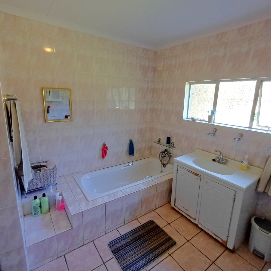 3 Bedroom Property for Sale in Nelsonia Gauteng