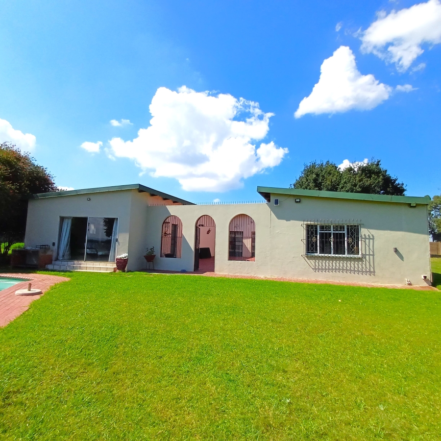 3 Bedroom Property for Sale in Nelsonia Gauteng