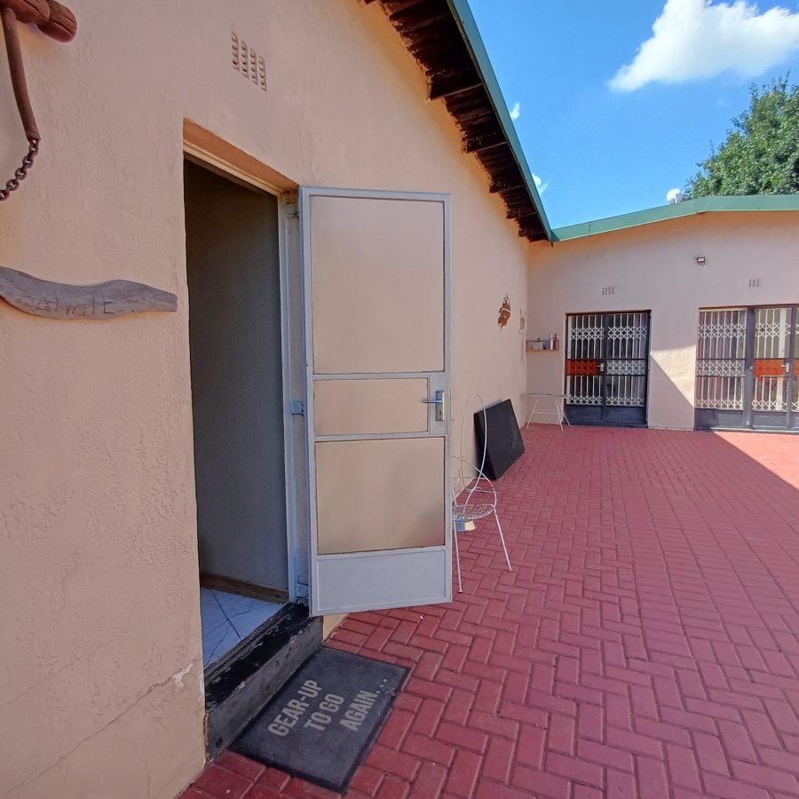 3 Bedroom Property for Sale in Nelsonia Gauteng