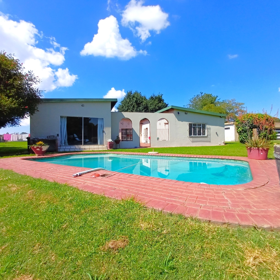 3 Bedroom Property for Sale in Nelsonia Gauteng