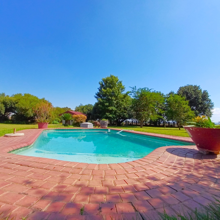 3 Bedroom Property for Sale in Nelsonia Gauteng