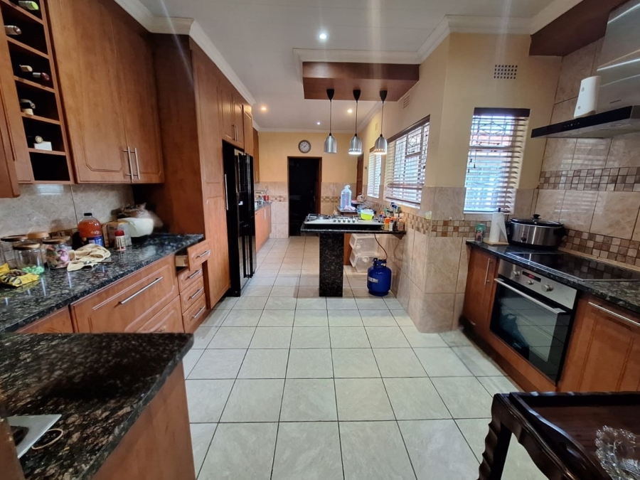 4 Bedroom Property for Sale in Vanderbijlpark SE 6 Gauteng
