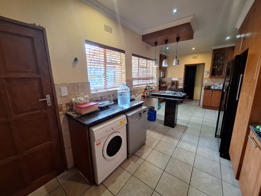 4 Bedroom Property for Sale in Vanderbijlpark SE 6 Gauteng