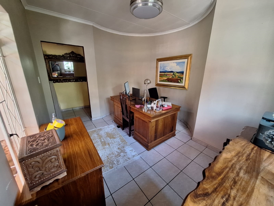 4 Bedroom Property for Sale in Vanderbijlpark SE 6 Gauteng