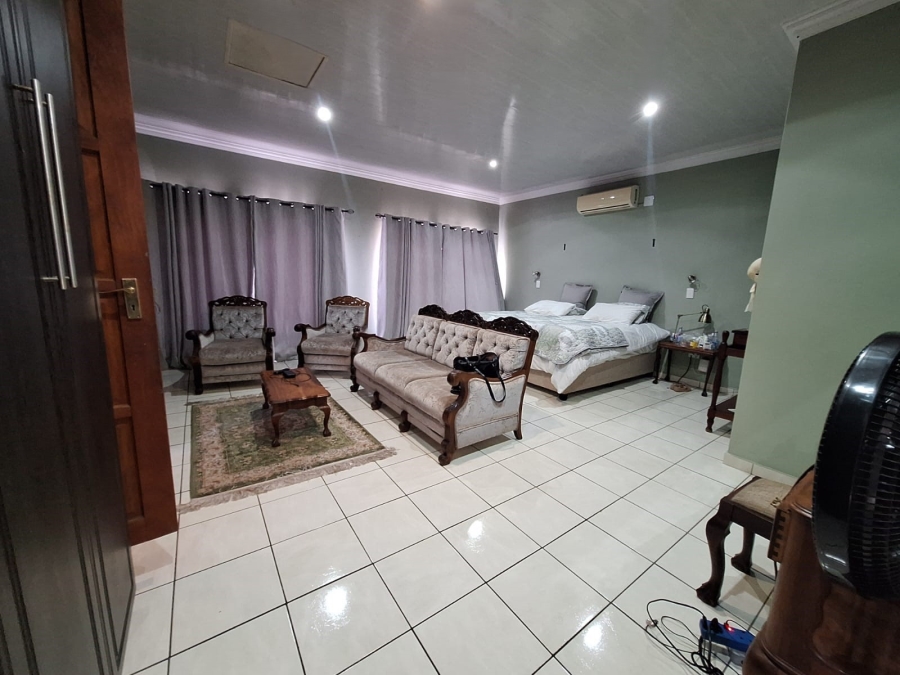4 Bedroom Property for Sale in Vanderbijlpark SE 6 Gauteng