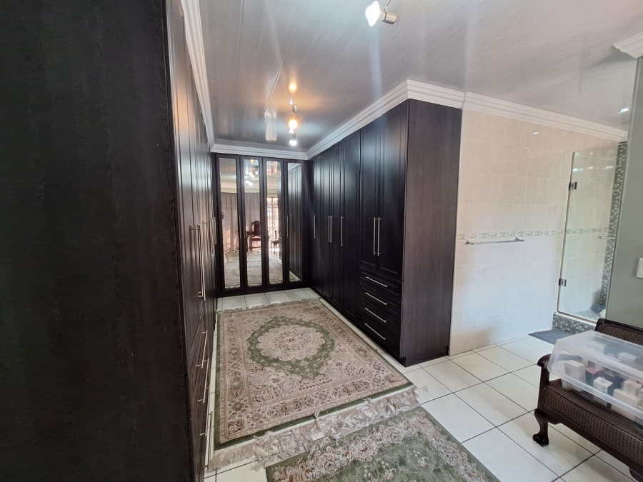 4 Bedroom Property for Sale in Vanderbijlpark SE 6 Gauteng