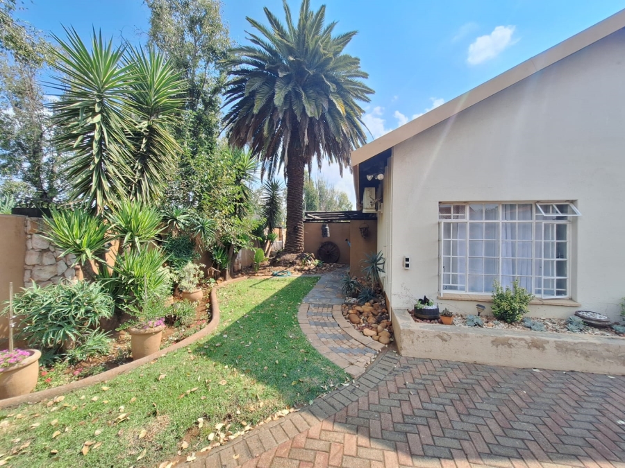 To Let 4 Bedroom Property for Rent in Vanderbijlpark SE 6 Gauteng