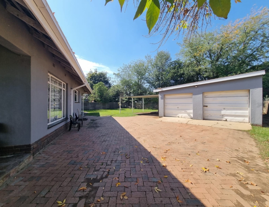 3 Bedroom Property for Sale in Unitas Park Gauteng