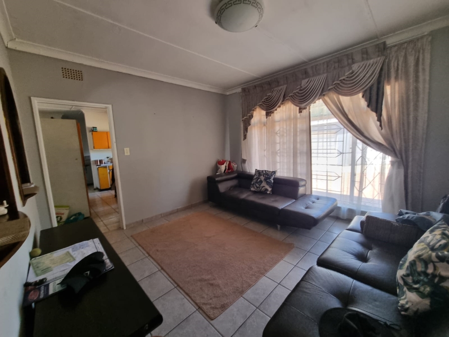 3 Bedroom Property for Sale in Unitas Park Gauteng