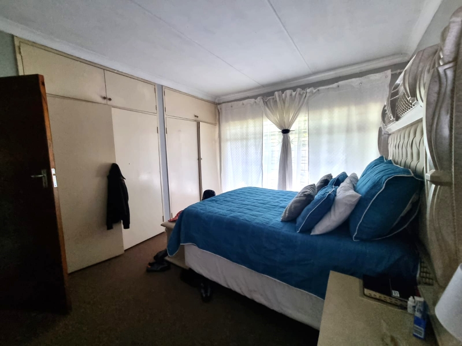 3 Bedroom Property for Sale in Unitas Park Gauteng