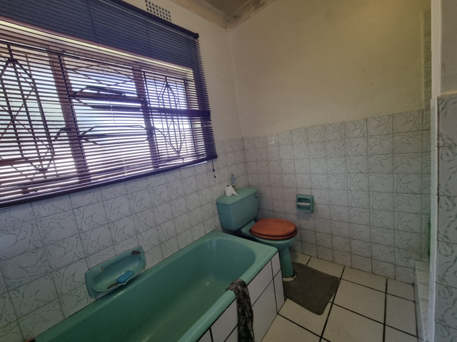 3 Bedroom Property for Sale in Unitas Park Gauteng