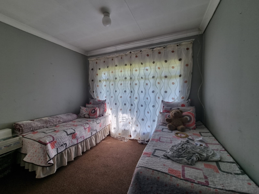 3 Bedroom Property for Sale in Unitas Park Gauteng