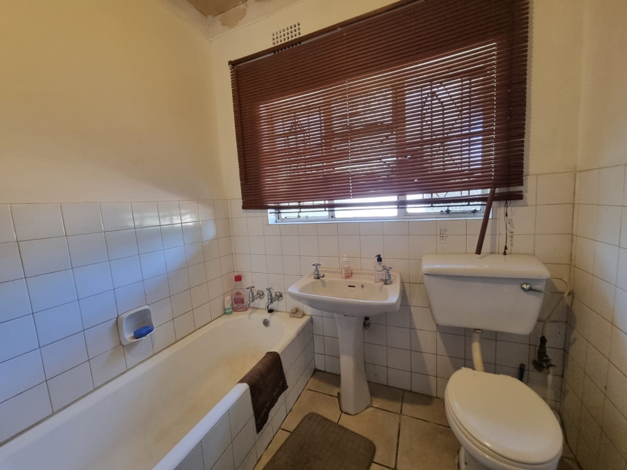 3 Bedroom Property for Sale in Unitas Park Gauteng