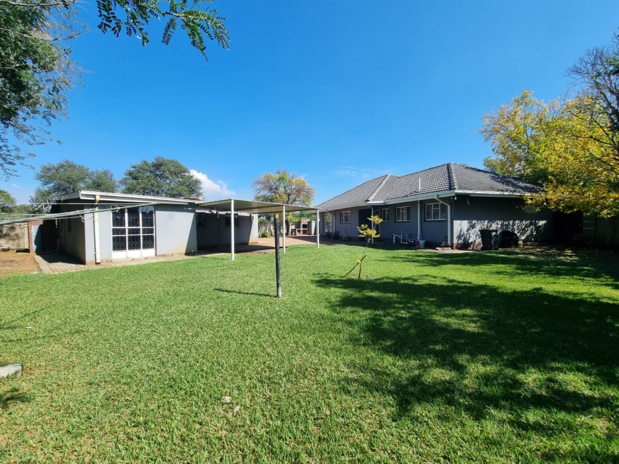 3 Bedroom Property for Sale in Unitas Park Gauteng