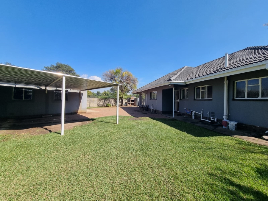 3 Bedroom Property for Sale in Unitas Park Gauteng