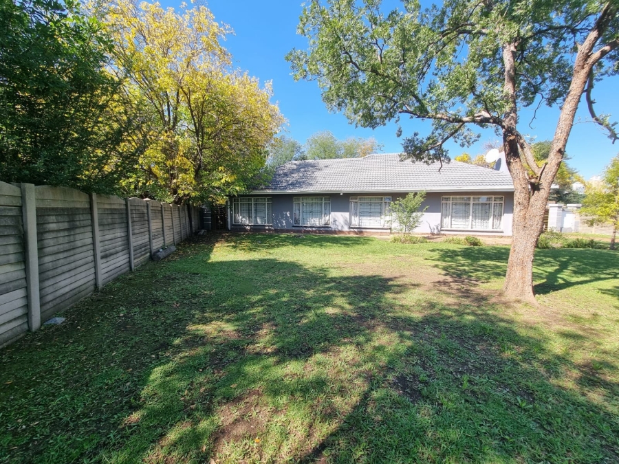 3 Bedroom Property for Sale in Unitas Park Gauteng