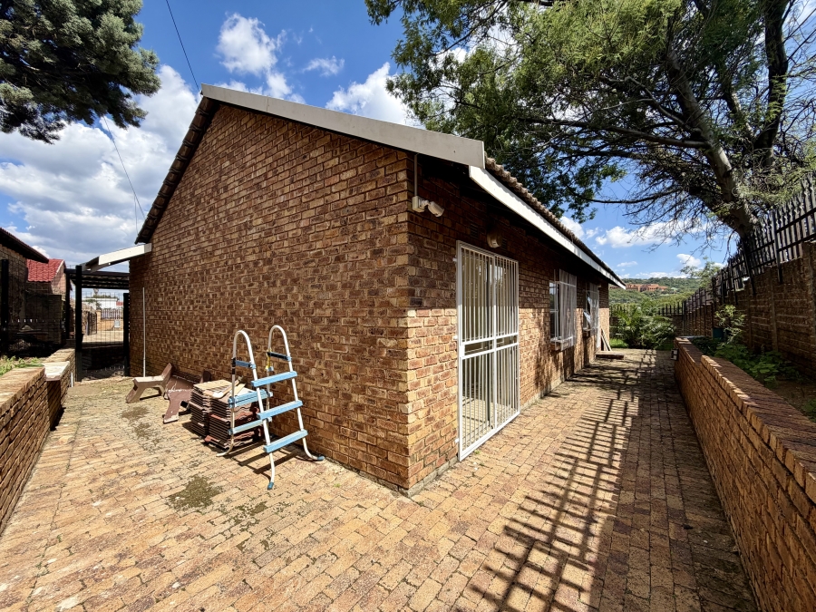3 Bedroom Property for Sale in Glenvista Gauteng