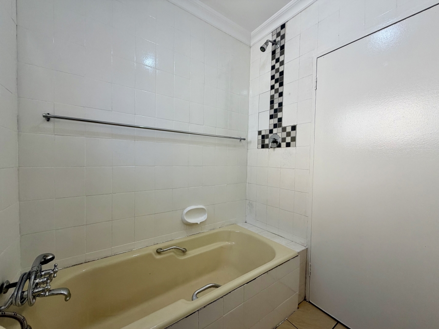 3 Bedroom Property for Sale in Glenvista Gauteng