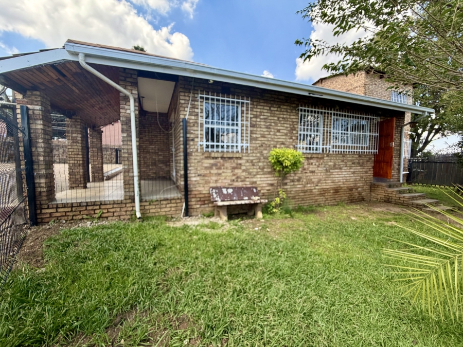3 Bedroom Property for Sale in Glenvista Gauteng