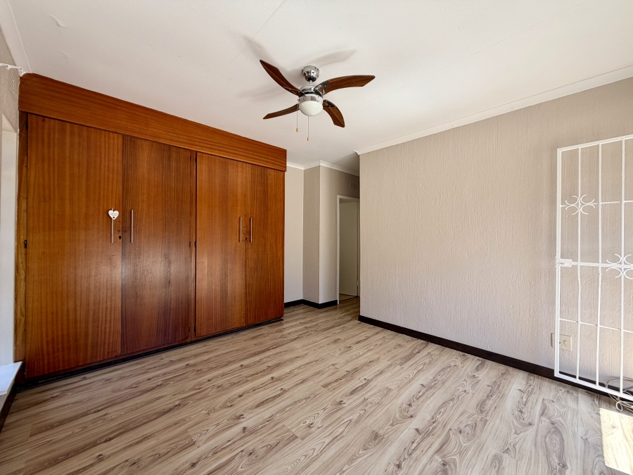 3 Bedroom Property for Sale in Glenvista Gauteng