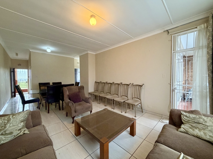 2 Bedroom Property for Sale in Florida Park Gauteng