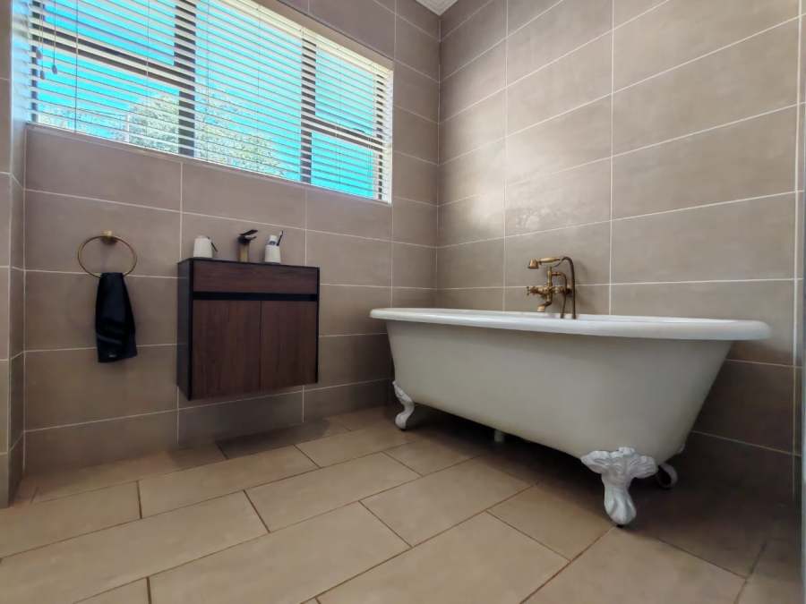 4 Bedroom Property for Sale in Meyersdal Gauteng