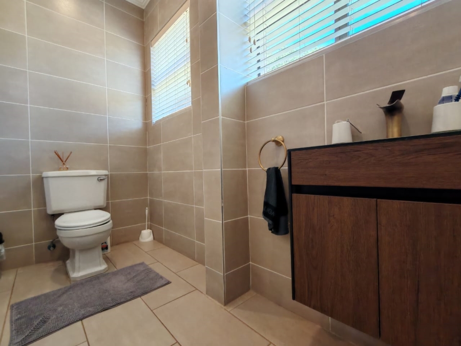 4 Bedroom Property for Sale in Meyersdal Gauteng