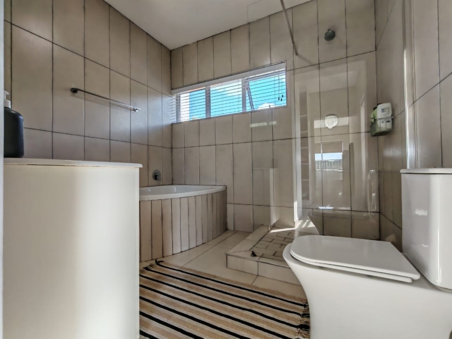 4 Bedroom Property for Sale in Meyersdal Gauteng