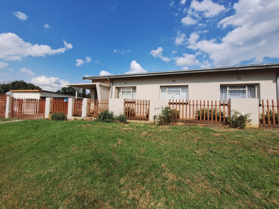 4 Bedroom Property for Sale in Rensburg Gauteng