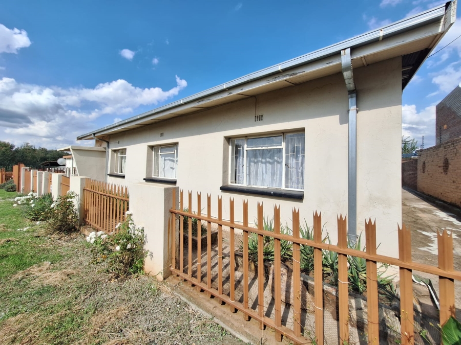 4 Bedroom Property for Sale in Rensburg Gauteng