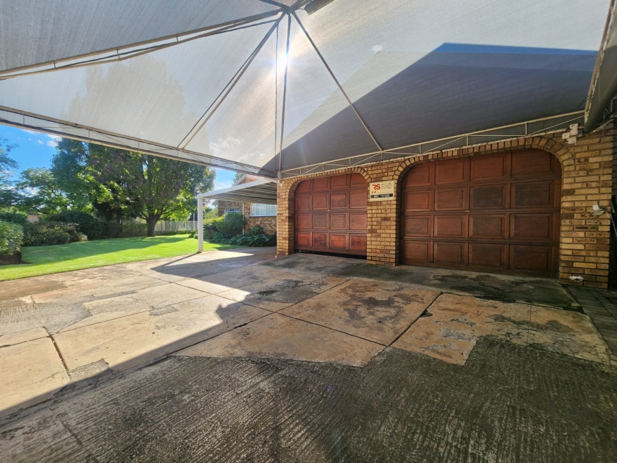 3 Bedroom Property for Sale in Vanderbijlpark SE 2 Gauteng