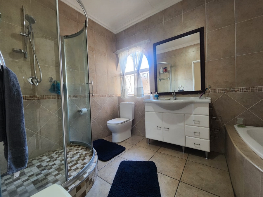 3 Bedroom Property for Sale in Vanderbijlpark SE 2 Gauteng