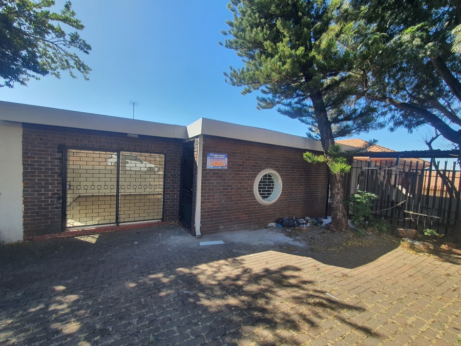 To Let 3 Bedroom Property for Rent in Laudium Gauteng